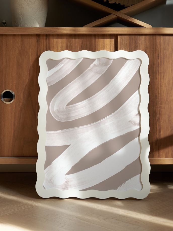 Wavy Frame - White